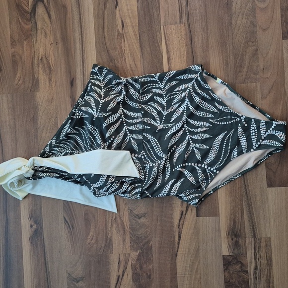NWOT Summersalt Bow Shoulder Ruched Side Stroke Bathing Suit Swim Suit - Picture 2 of 9